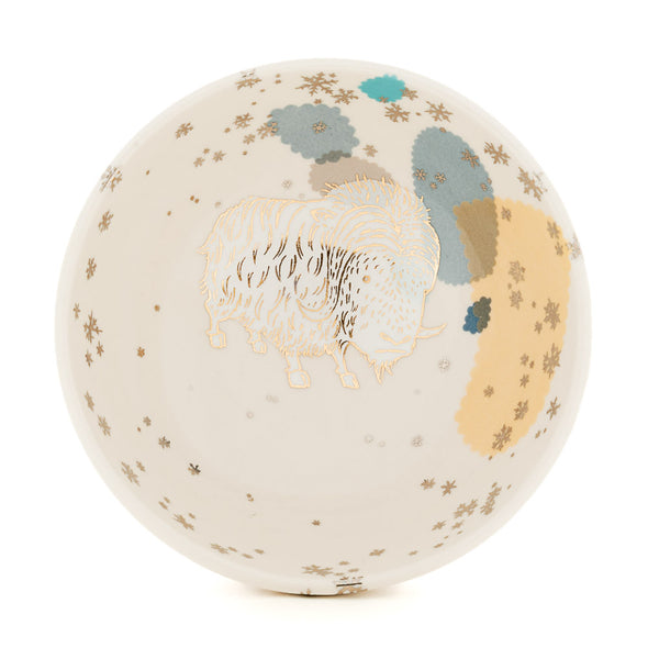 Musk Ox in Snow Bowl (b-1029)