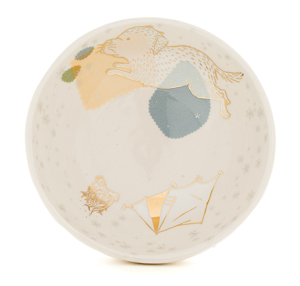 Dry-thrown Dog in Snow Bowl (b-1033)